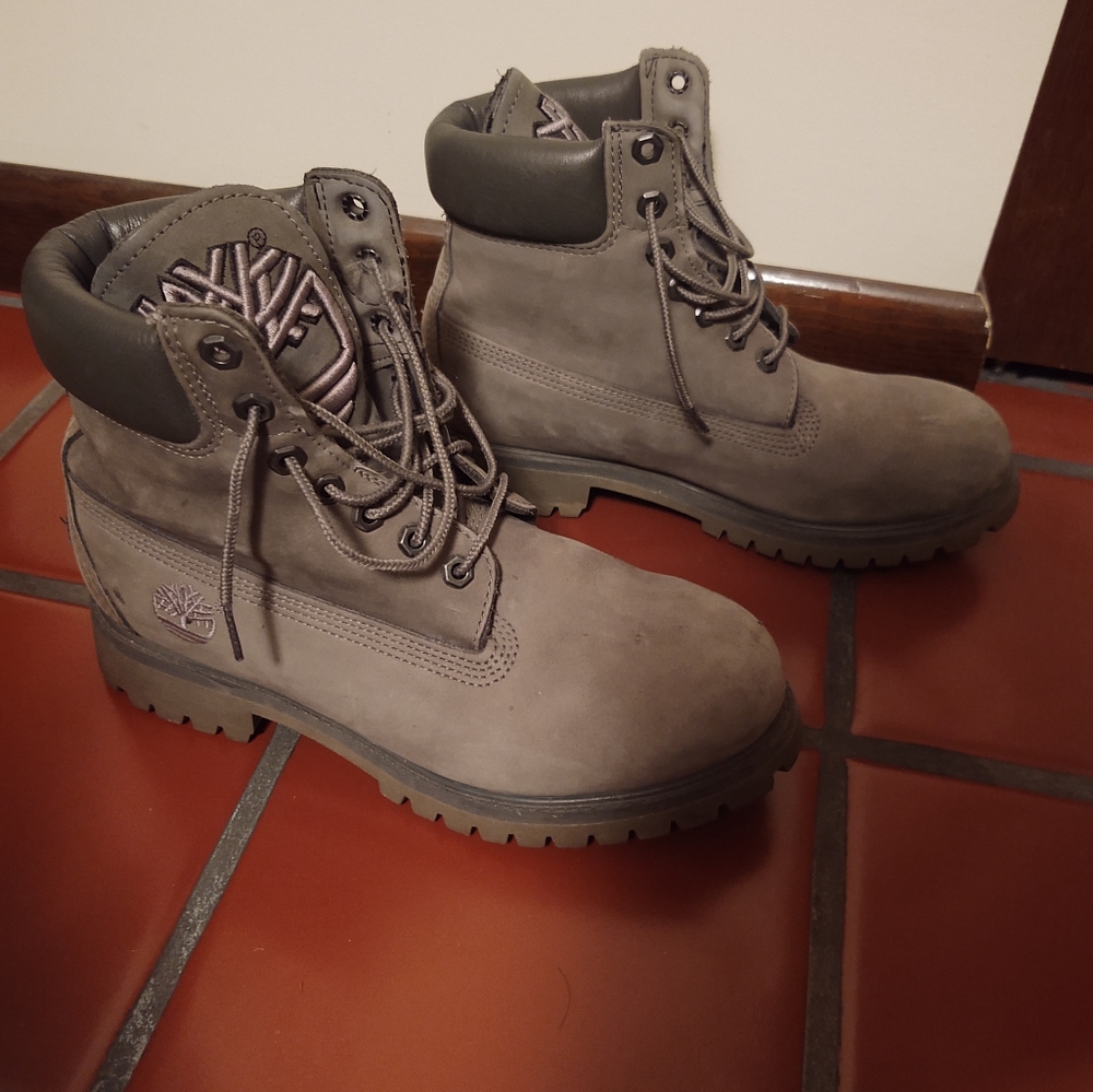 Green Timberlands Size 7 Women's